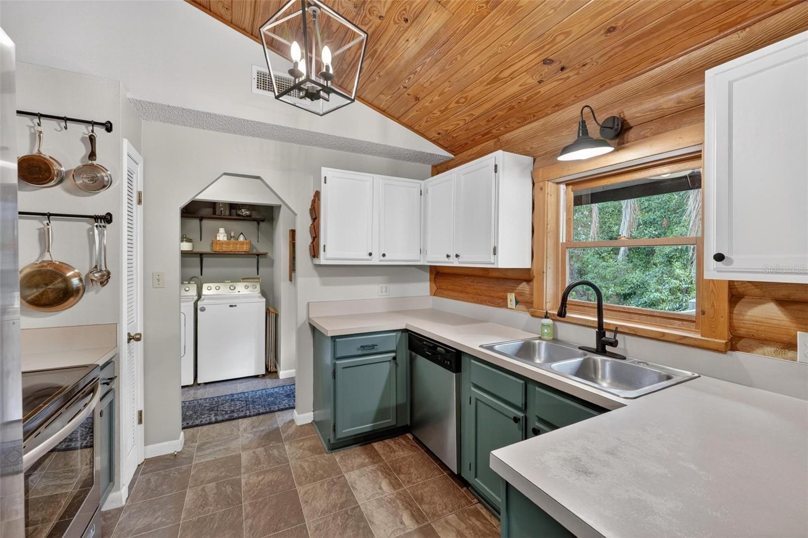 213 BUENA VISTA ST, DEBARY, FL, 32713