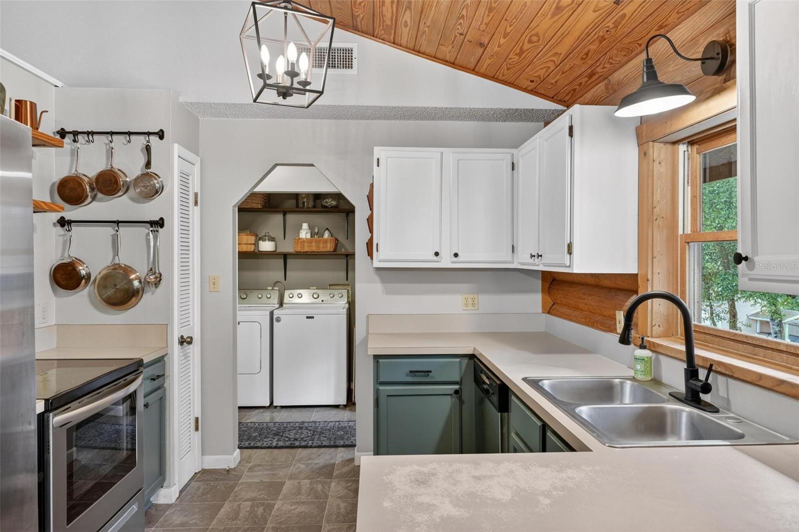 213 BUENA VISTA ST, DEBARY, FL, 32713