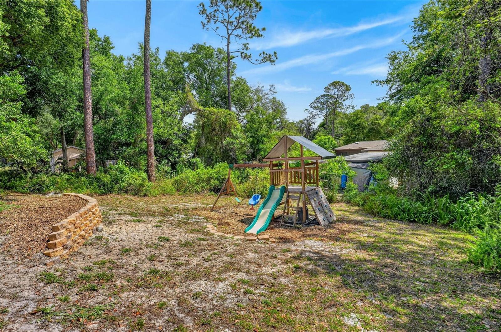 213 BUENA VISTA ST, DEBARY, FL, 32713