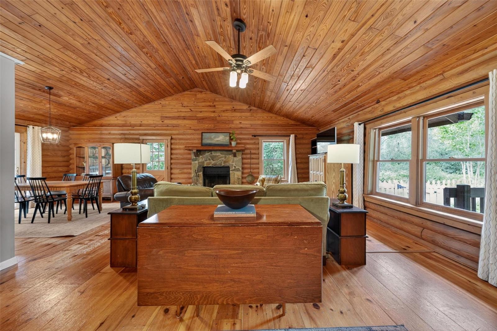 213 BUENA VISTA ST, DEBARY, FL, 32713