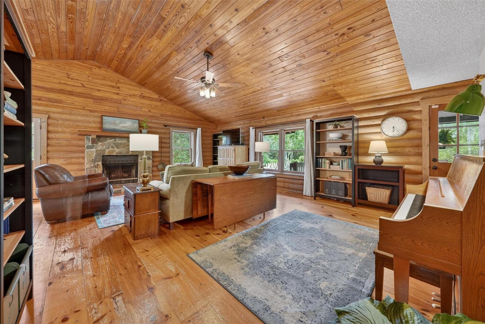 213 BUENA VISTA ST, DEBARY, FL, 32713