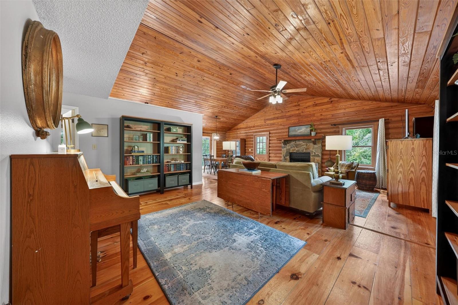 213 BUENA VISTA ST, DEBARY, FL, 32713