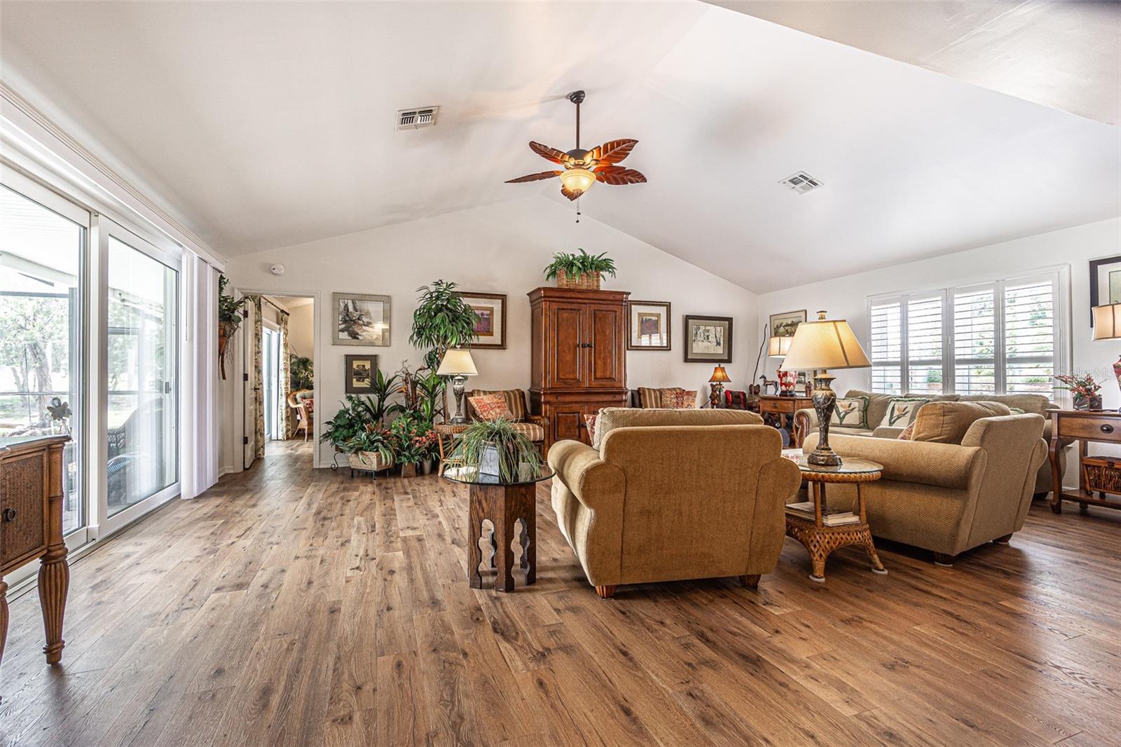 6132 SILVER OAKS DR, ZEPHYRHILLS, FL, 33542