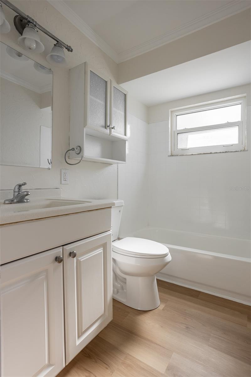 9317 CRESTVIEW ST, SEMINOLE, FL, 33772