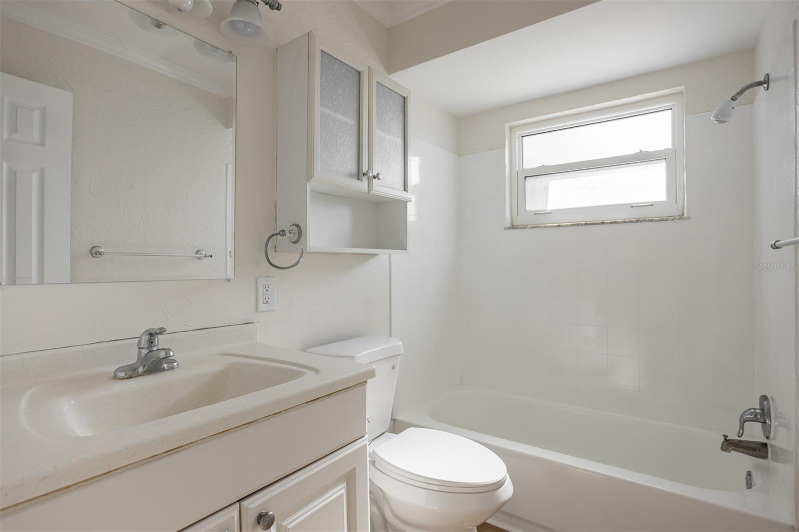 9317 CRESTVIEW ST, SEMINOLE, FL, 33772