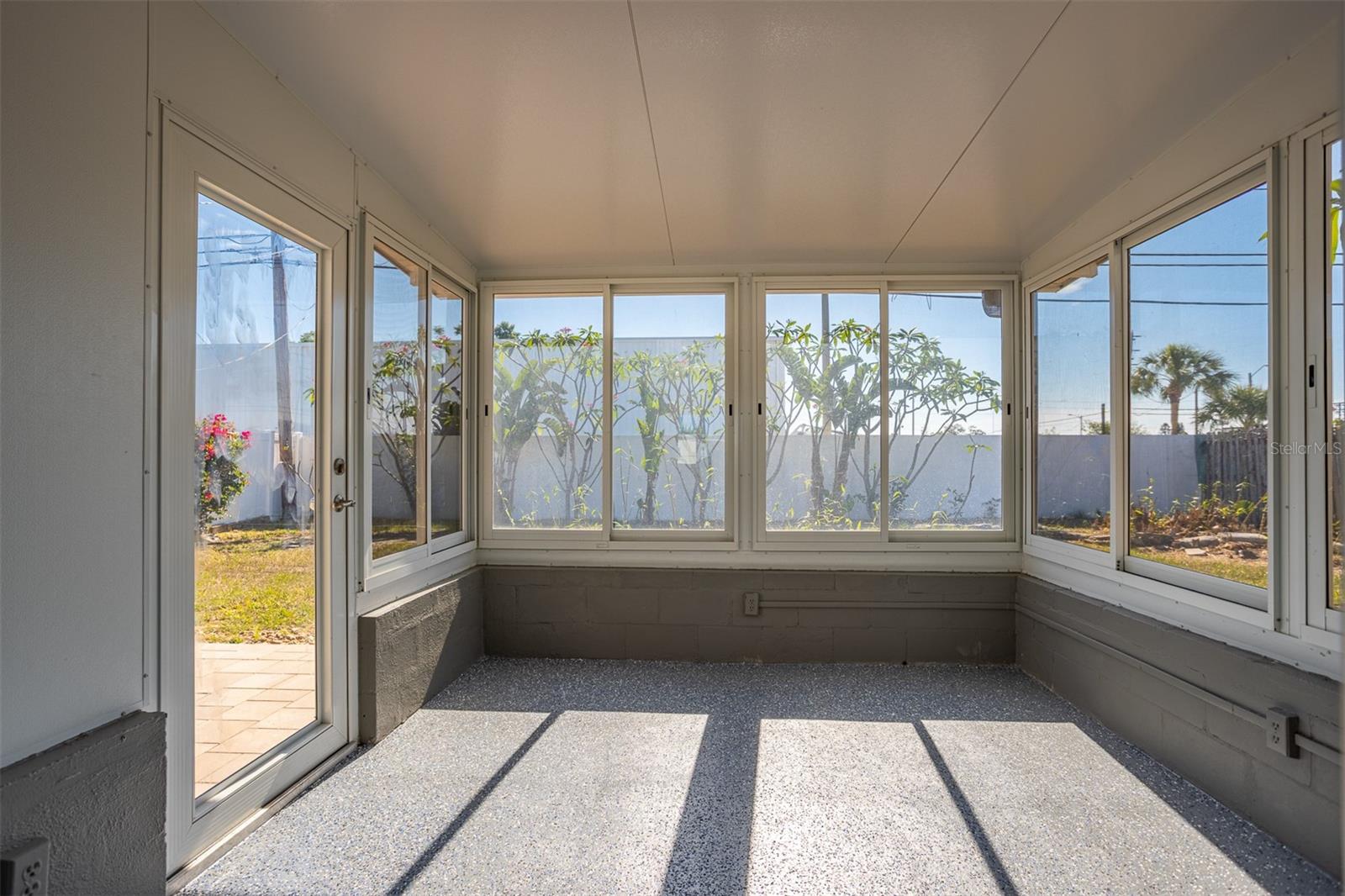 9317 CRESTVIEW ST, SEMINOLE, FL, 33772