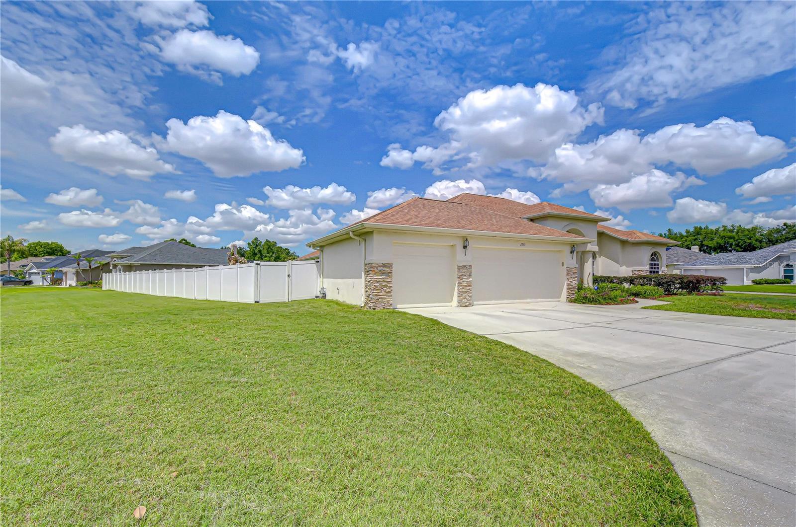 2833 MOSSY TIMBER TRL, VALRICO, FL, 33596