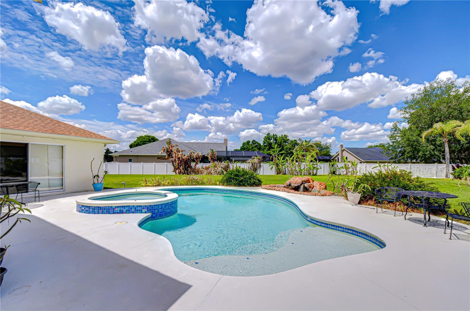 2833 MOSSY TIMBER TRL, VALRICO, FL, 33596