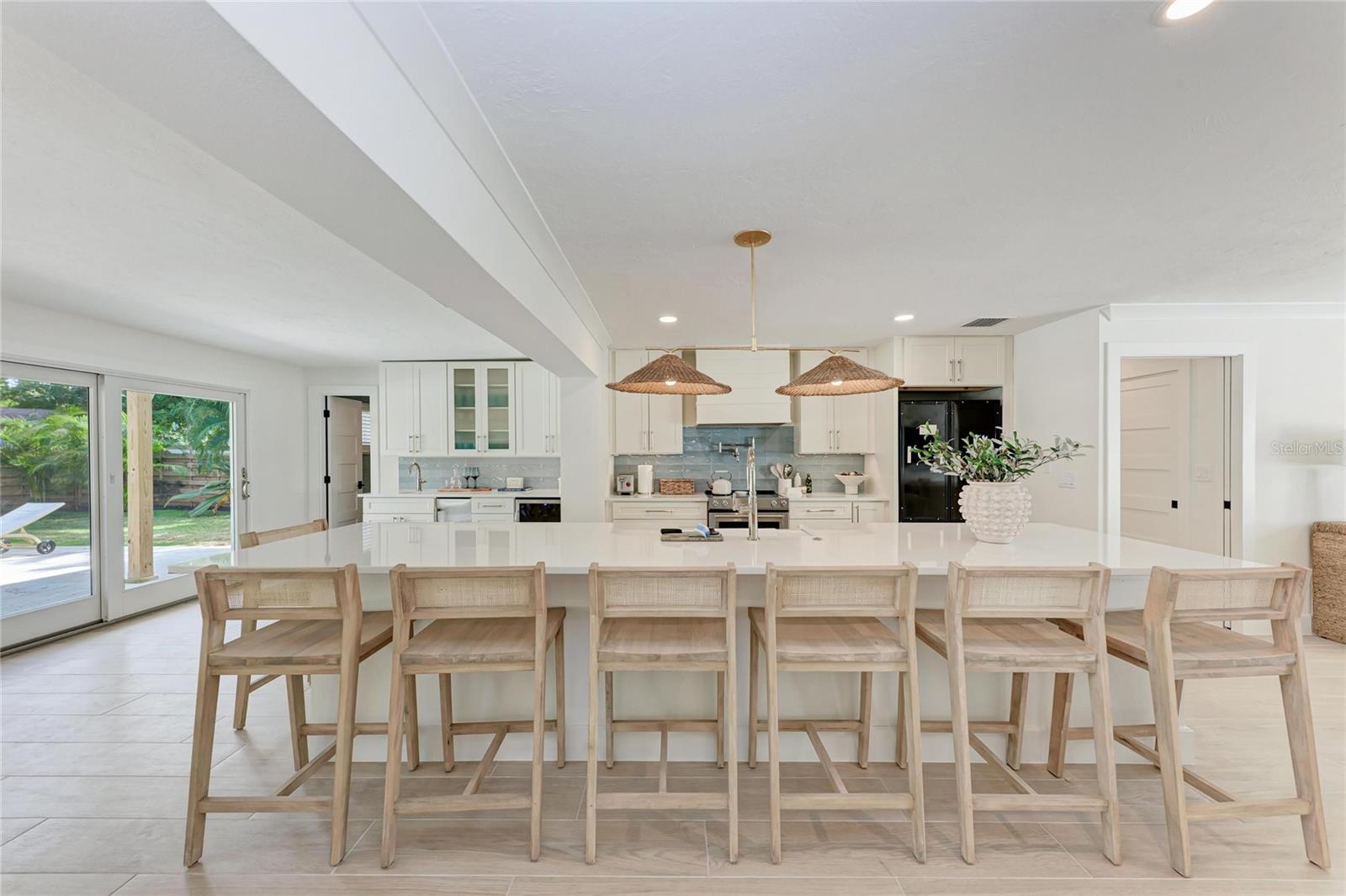 431 ISLAND CIR, SARASOTA, FL, 34242