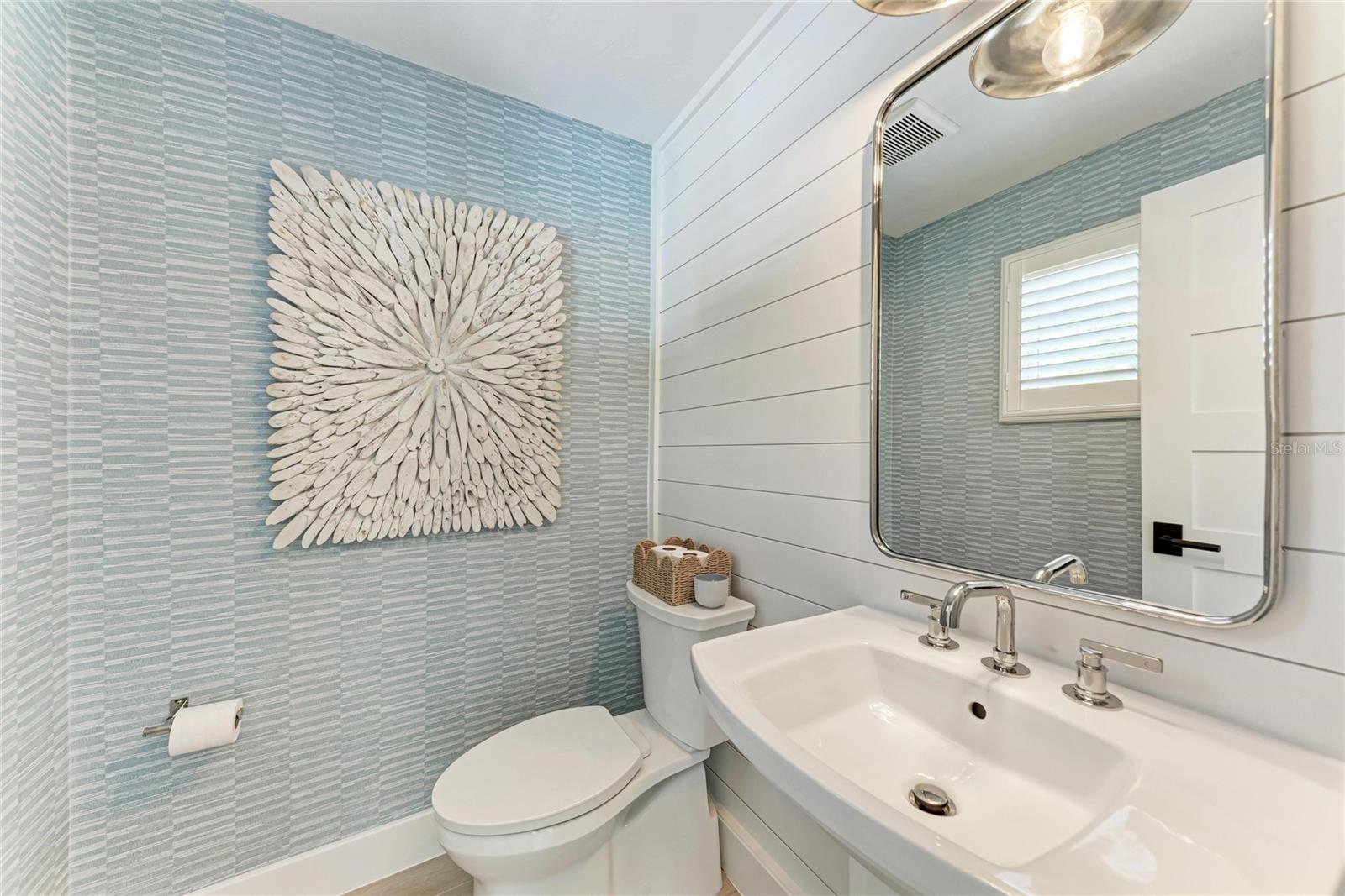431 ISLAND CIR, SARASOTA, FL, 34242