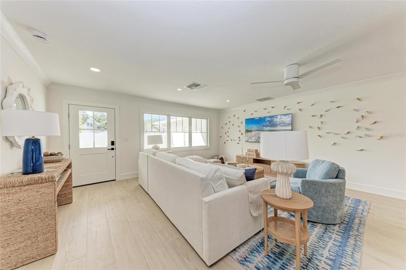 431 ISLAND CIR, SARASOTA, FL, 34242