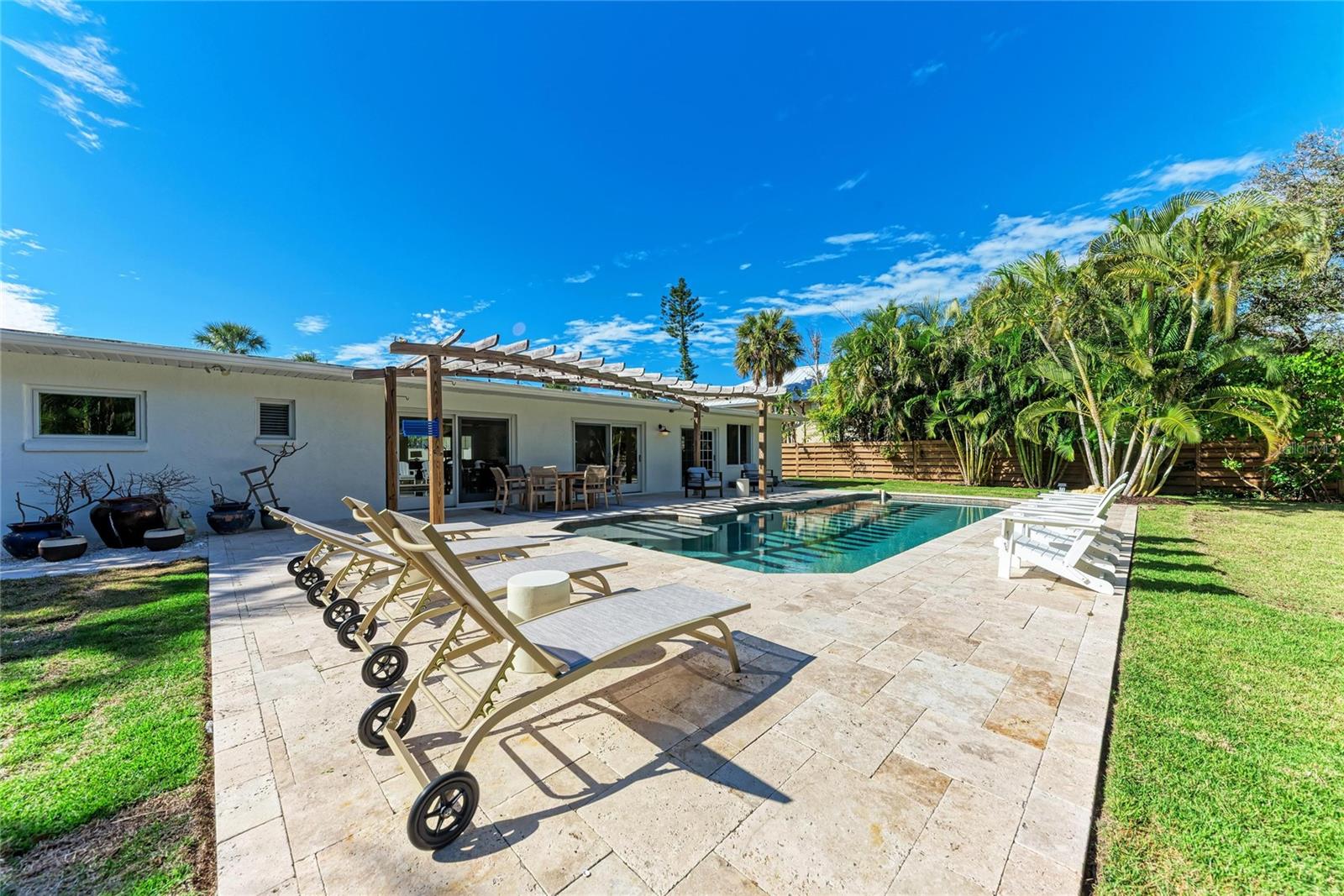 431 ISLAND CIR, SARASOTA, FL, 34242