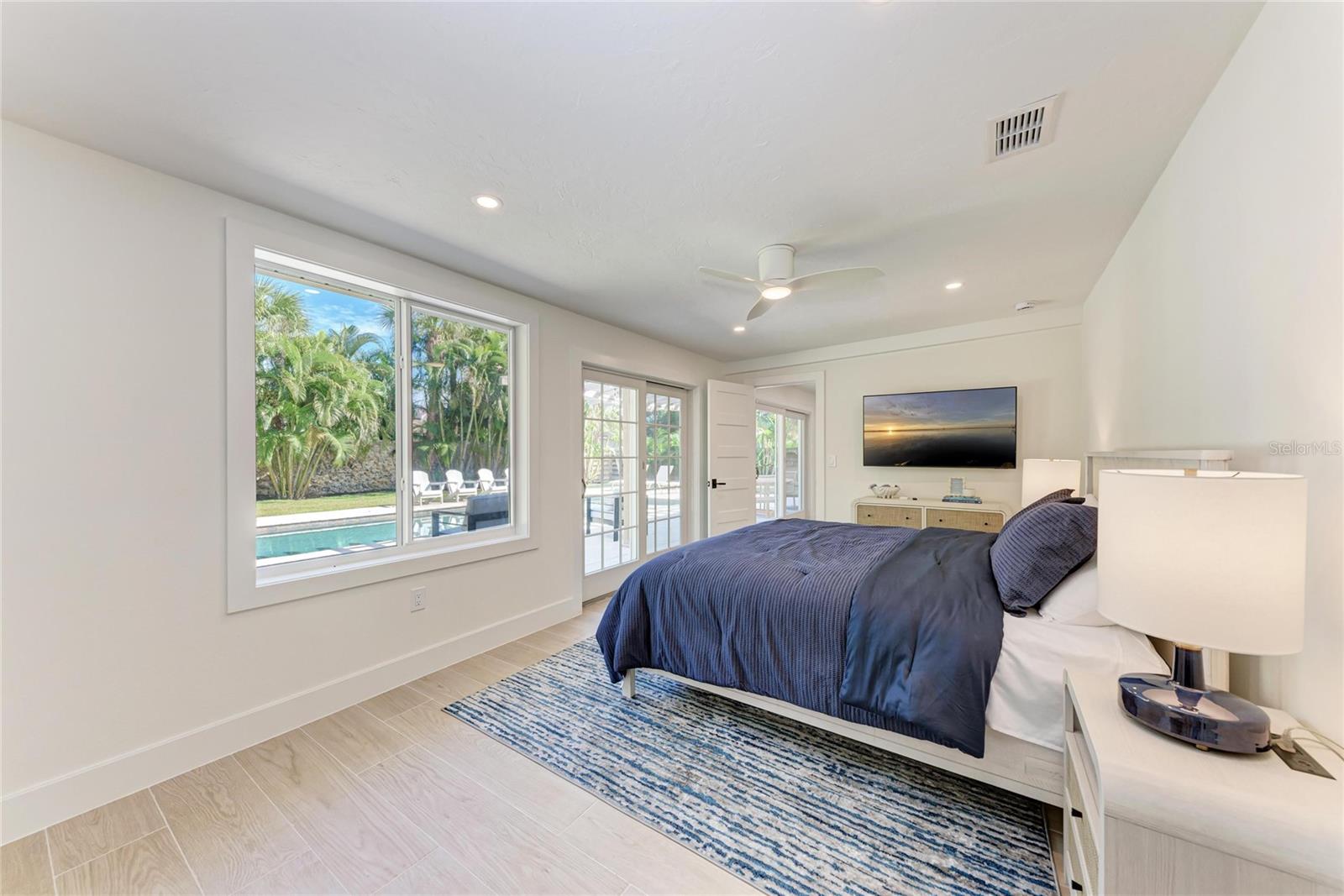 431 ISLAND CIR, SARASOTA, FL, 34242