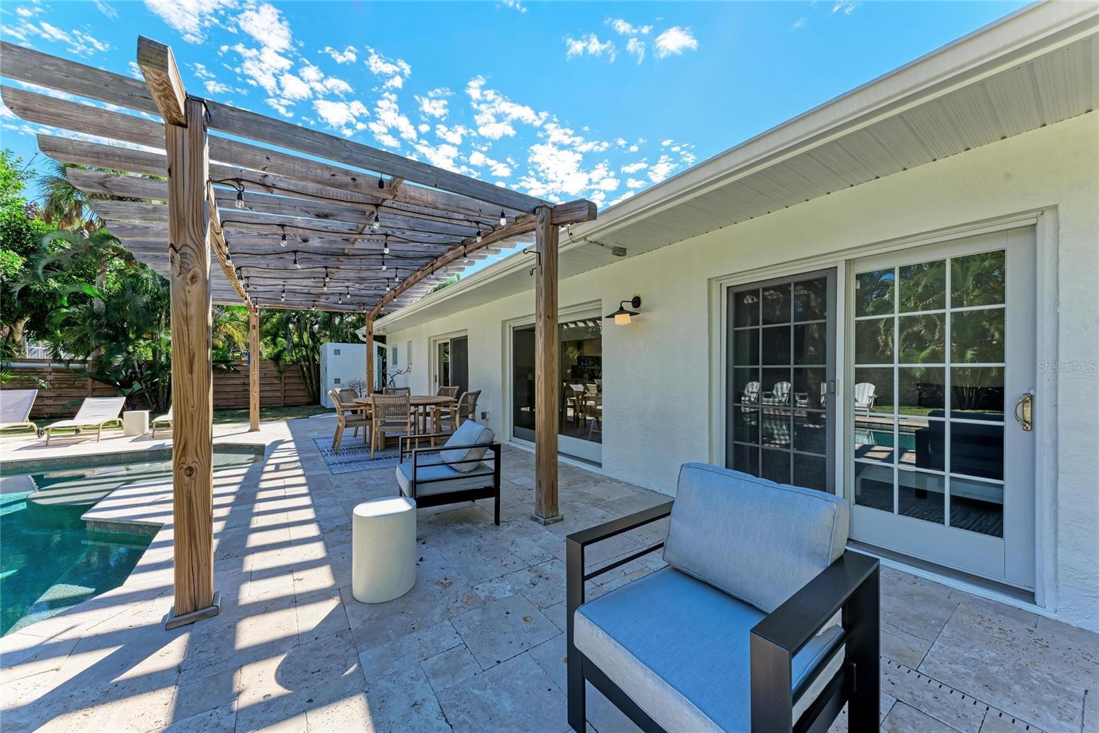 431 ISLAND CIR, SARASOTA, FL, 34242