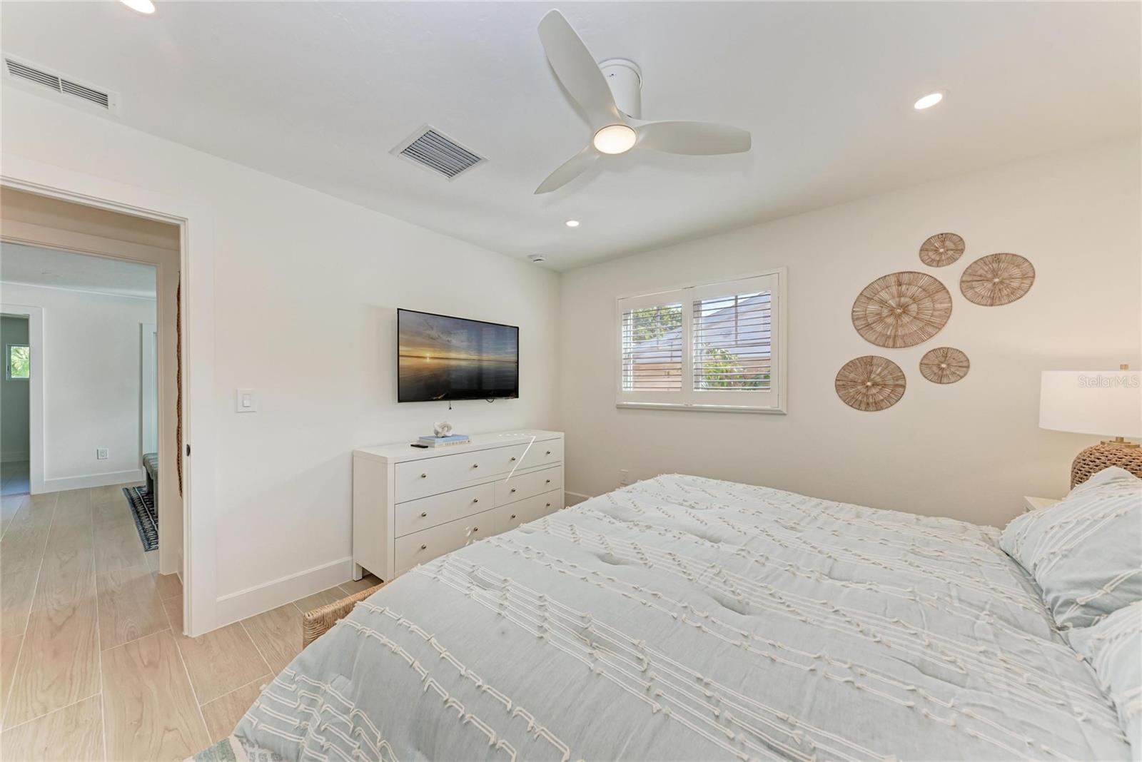 431 ISLAND CIR, SARASOTA, FL, 34242