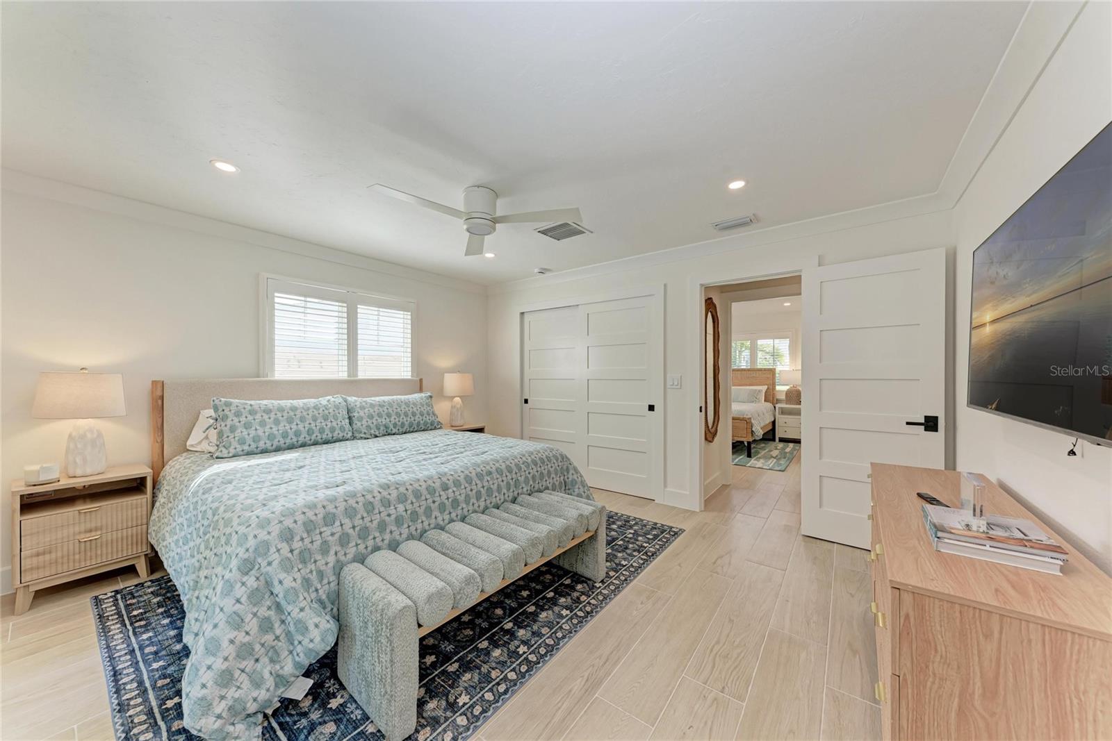 431 ISLAND CIR, SARASOTA, FL, 34242