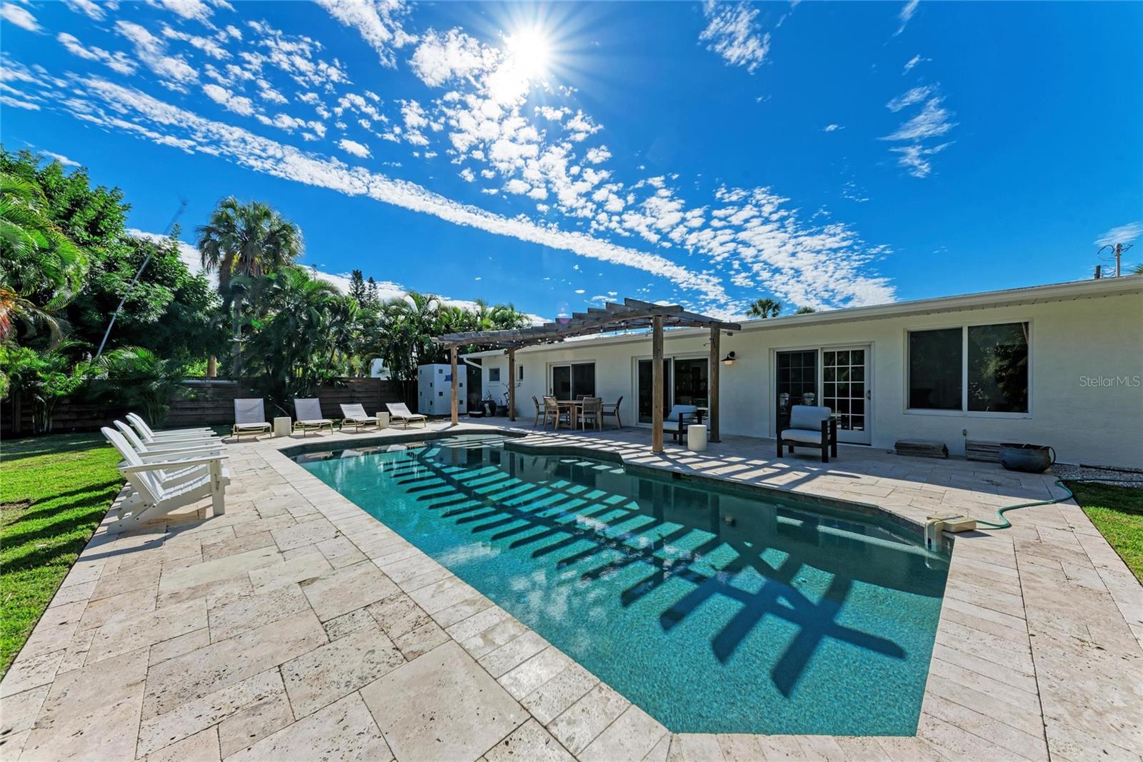 431 ISLAND CIR, SARASOTA, FL, 34242