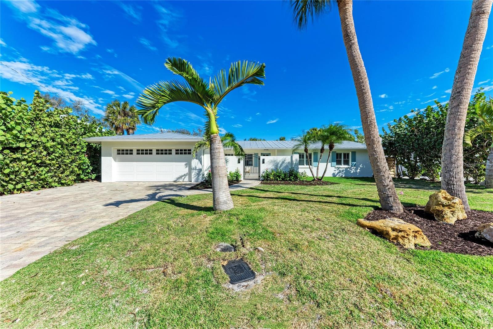 431 ISLAND CIR, SARASOTA, FL, 34242