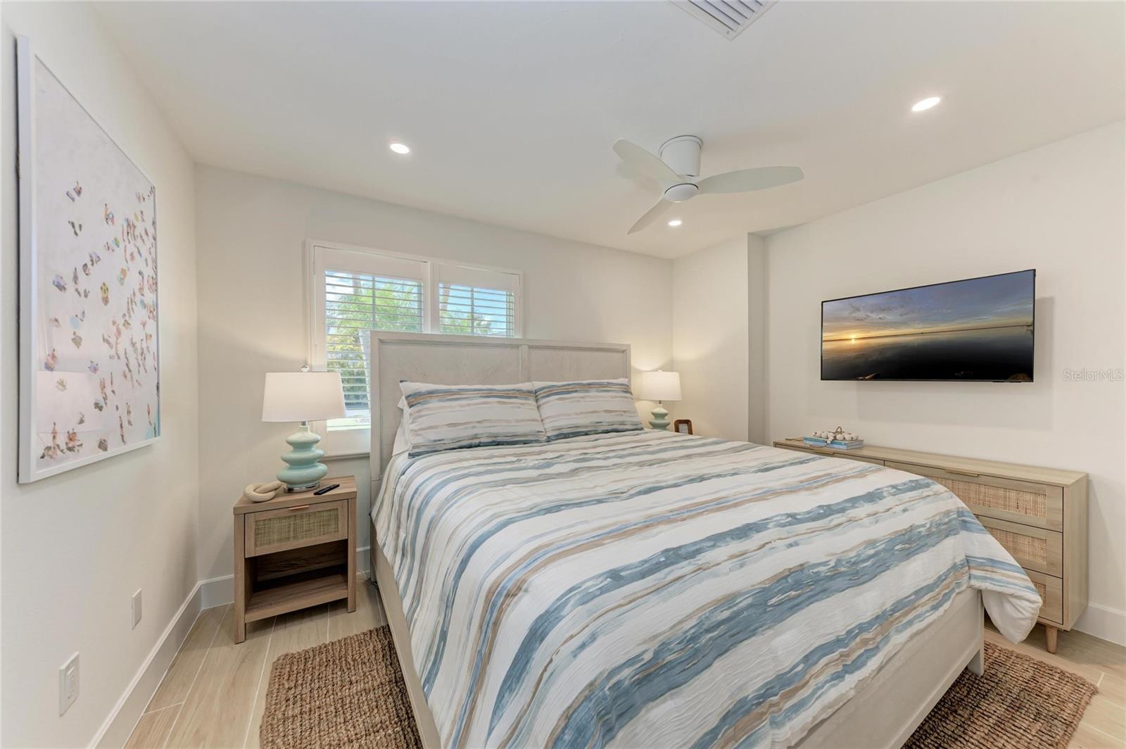 431 ISLAND CIR, SARASOTA, FL, 34242