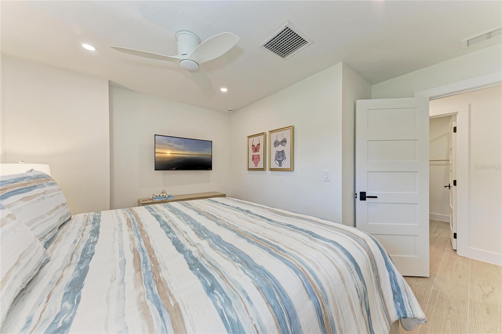 431 ISLAND CIR, SARASOTA, FL, 34242