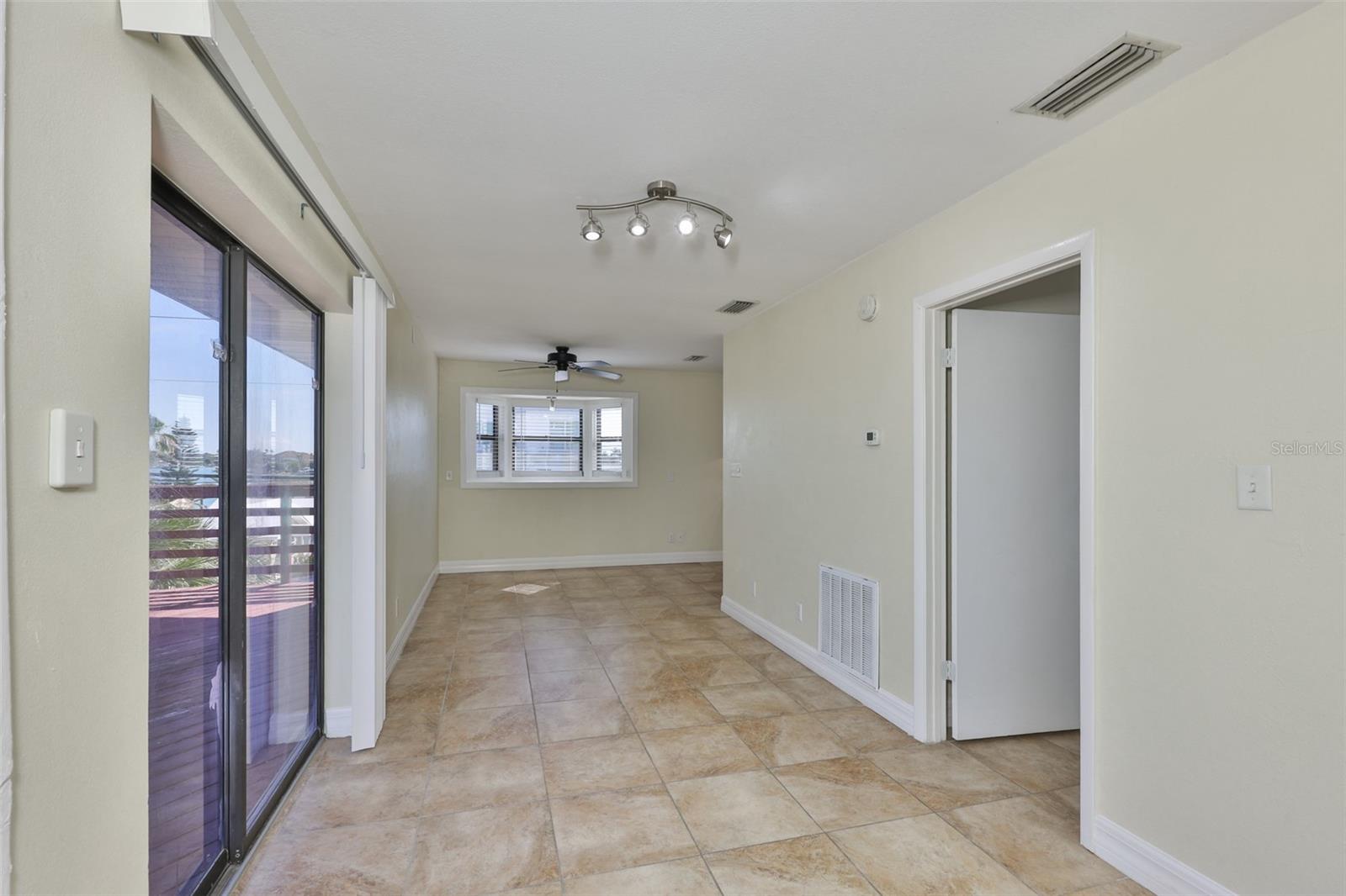 10220 GULF BLVD #1, TREASURE ISLAND, FL, 33706