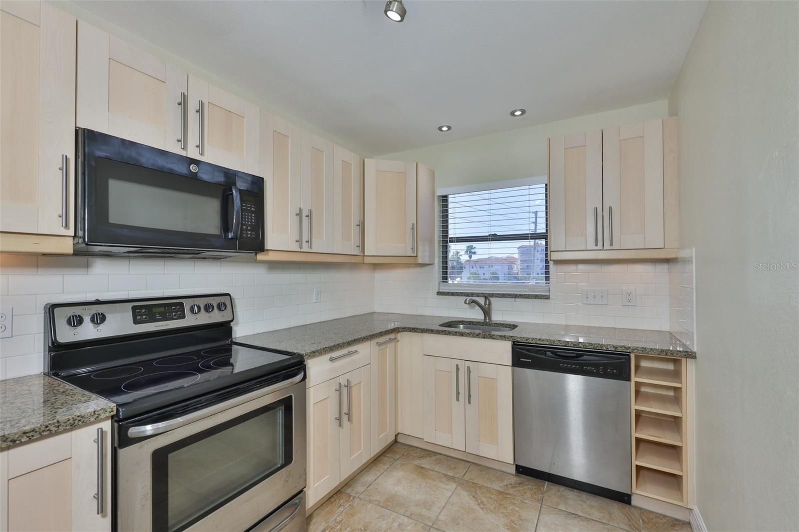 10220 GULF BLVD #1, TREASURE ISLAND, FL, 33706