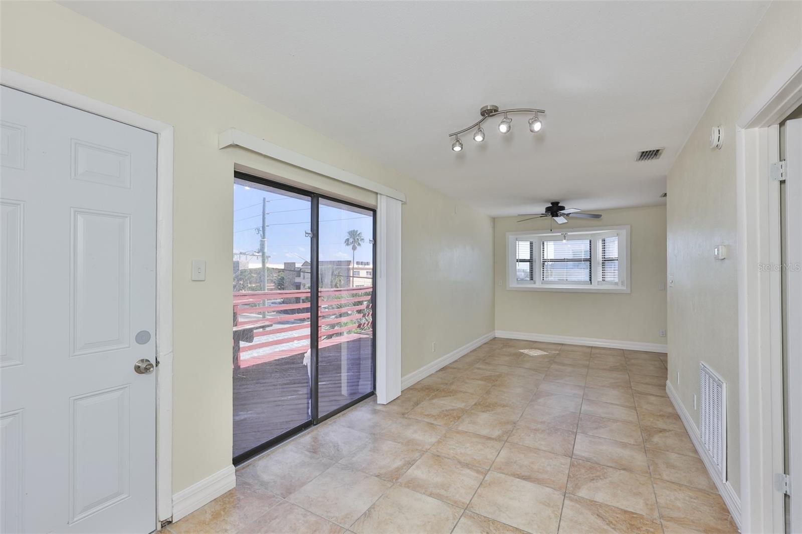 10220 GULF BLVD #1, TREASURE ISLAND, FL, 33706