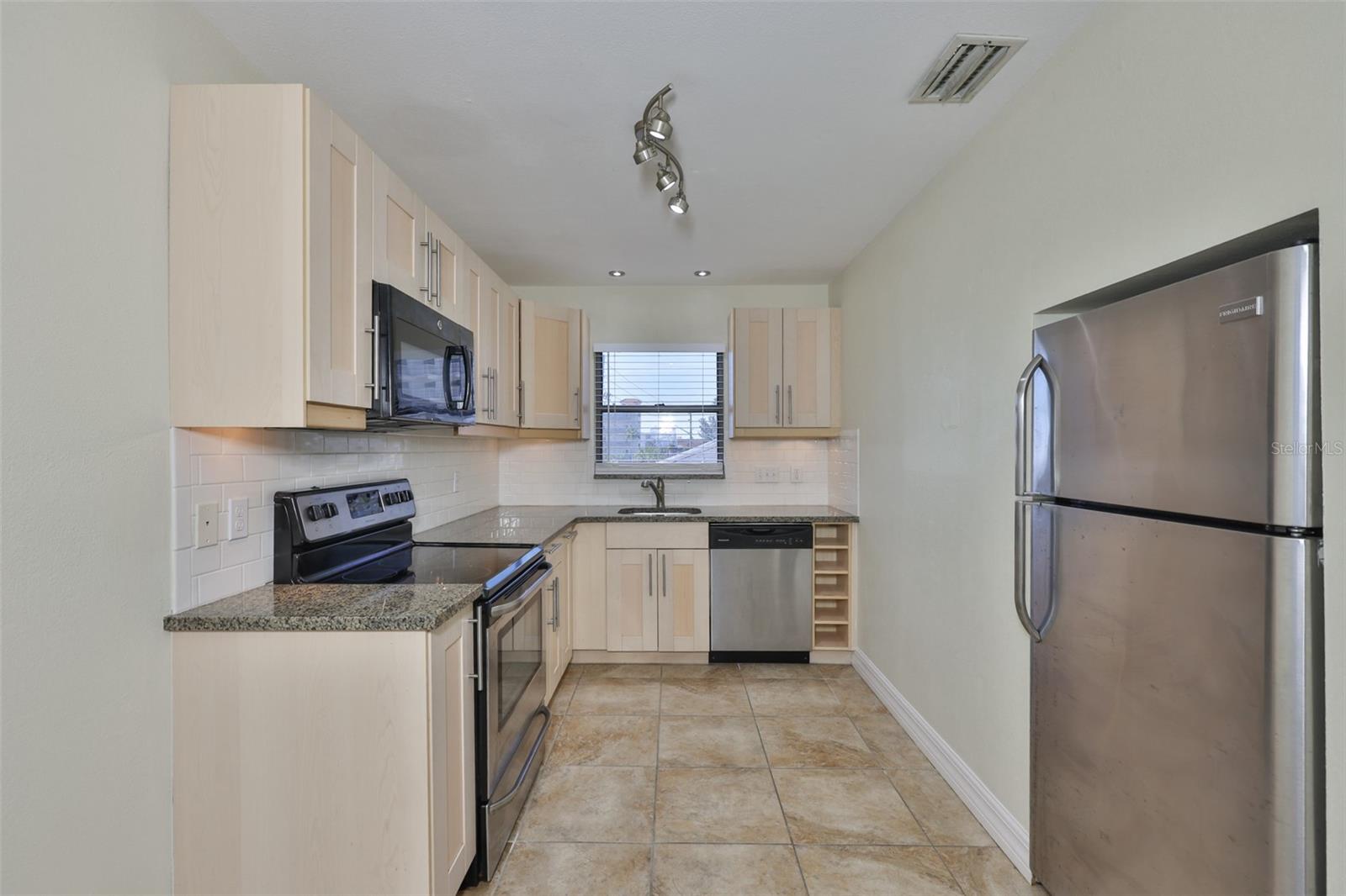 10220 GULF BLVD #1, TREASURE ISLAND, FL, 33706