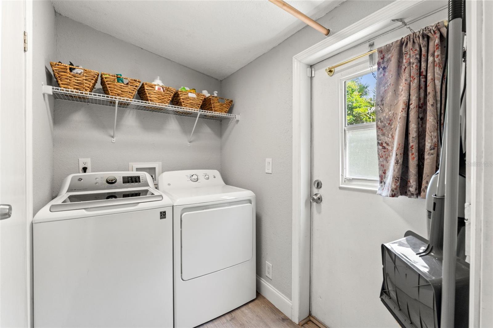 6886 W EDGEWOOD LN, HOMOSASSA, FL, 34448