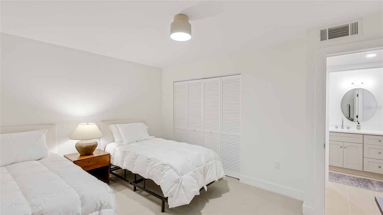 303 SPRINGDALE DR #303, BRADENTON, FL, 34210