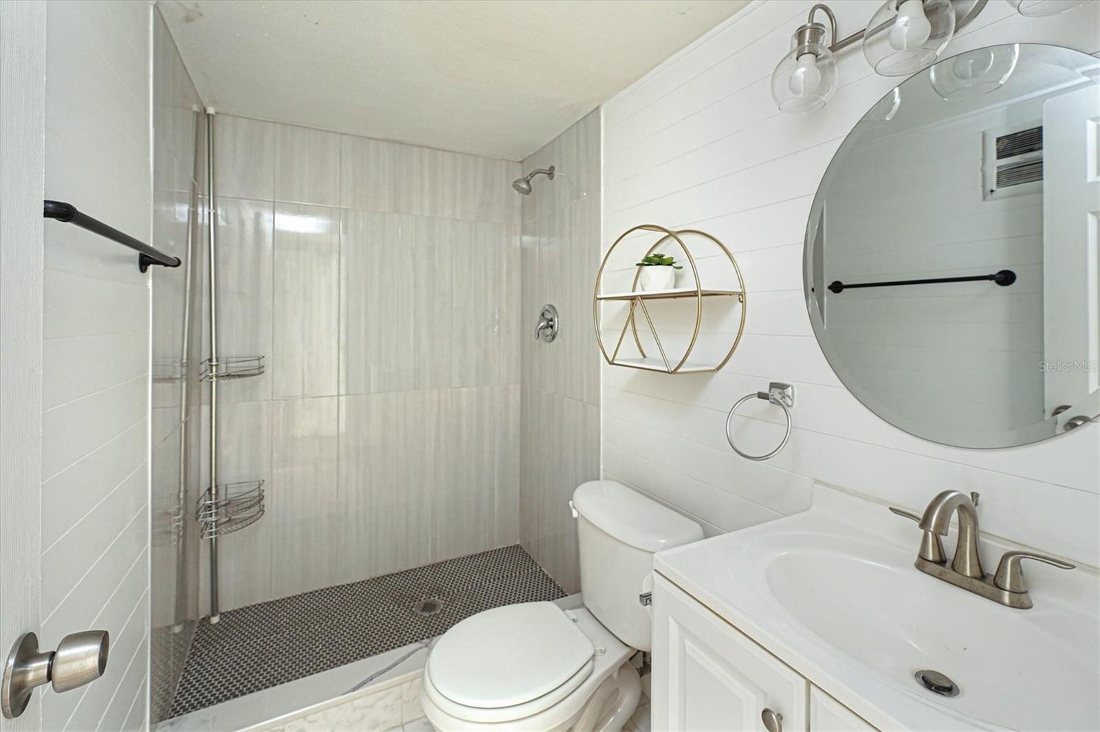 6100 12TH ST S #220, ST PETERSBURG, FL, 33705