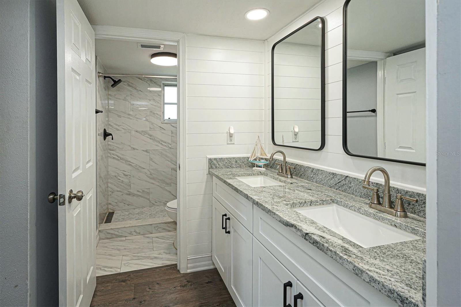 6100 12TH ST S #220, ST PETERSBURG, FL, 33705