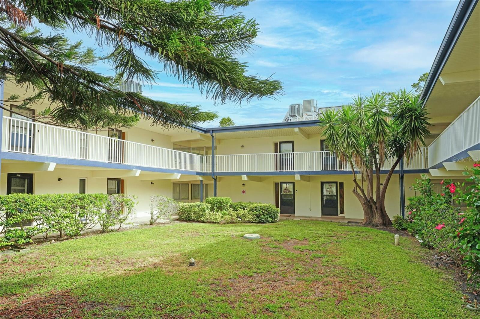 6100 12TH ST S #220, ST PETERSBURG, FL, 33705