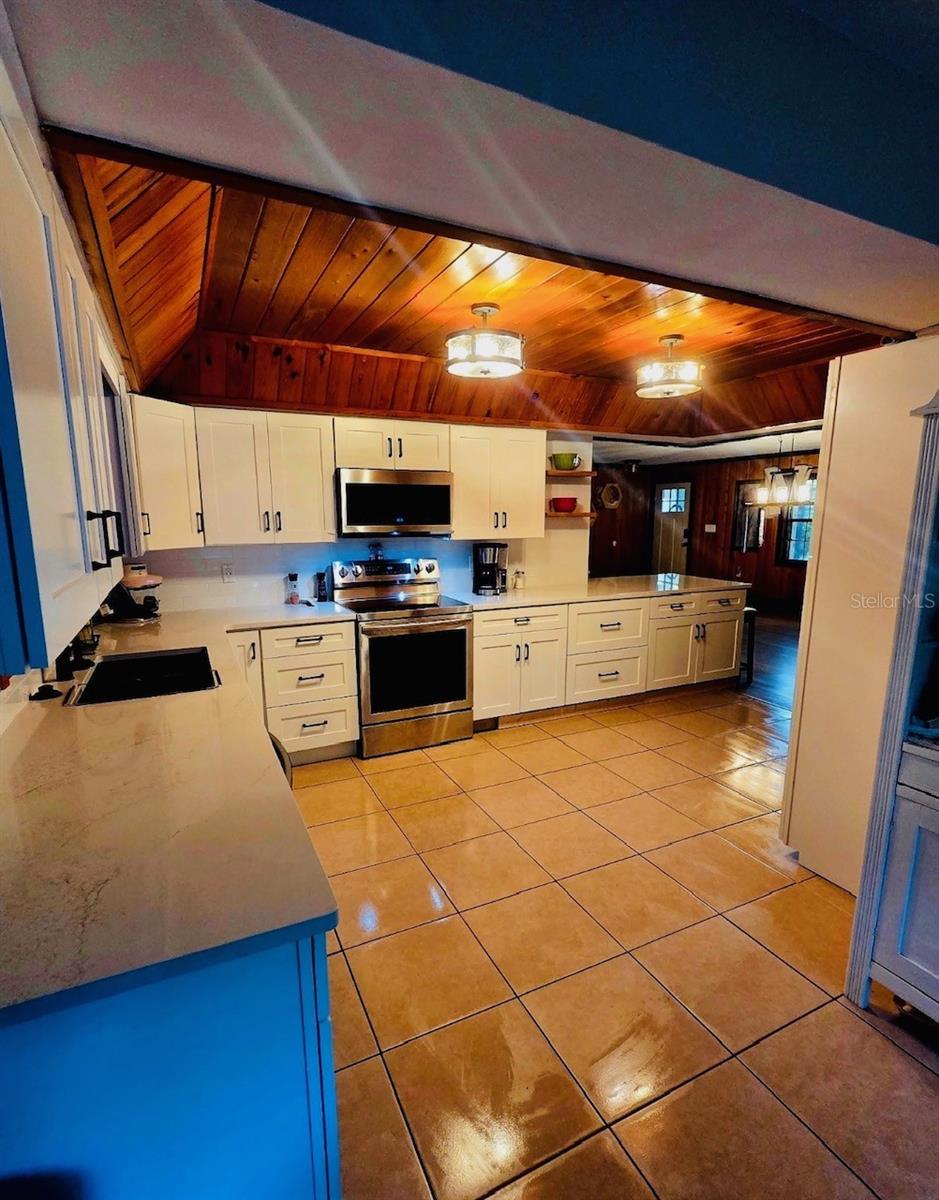 10245 E TRAILS END RD, FLORAL CITY, FL, 34436