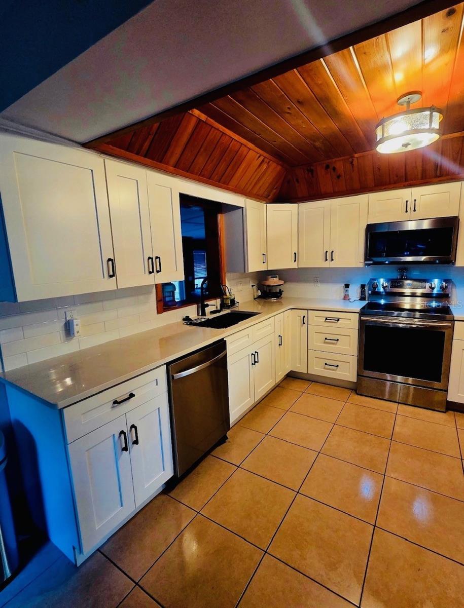 10245 E TRAILS END RD, FLORAL CITY, FL, 34436