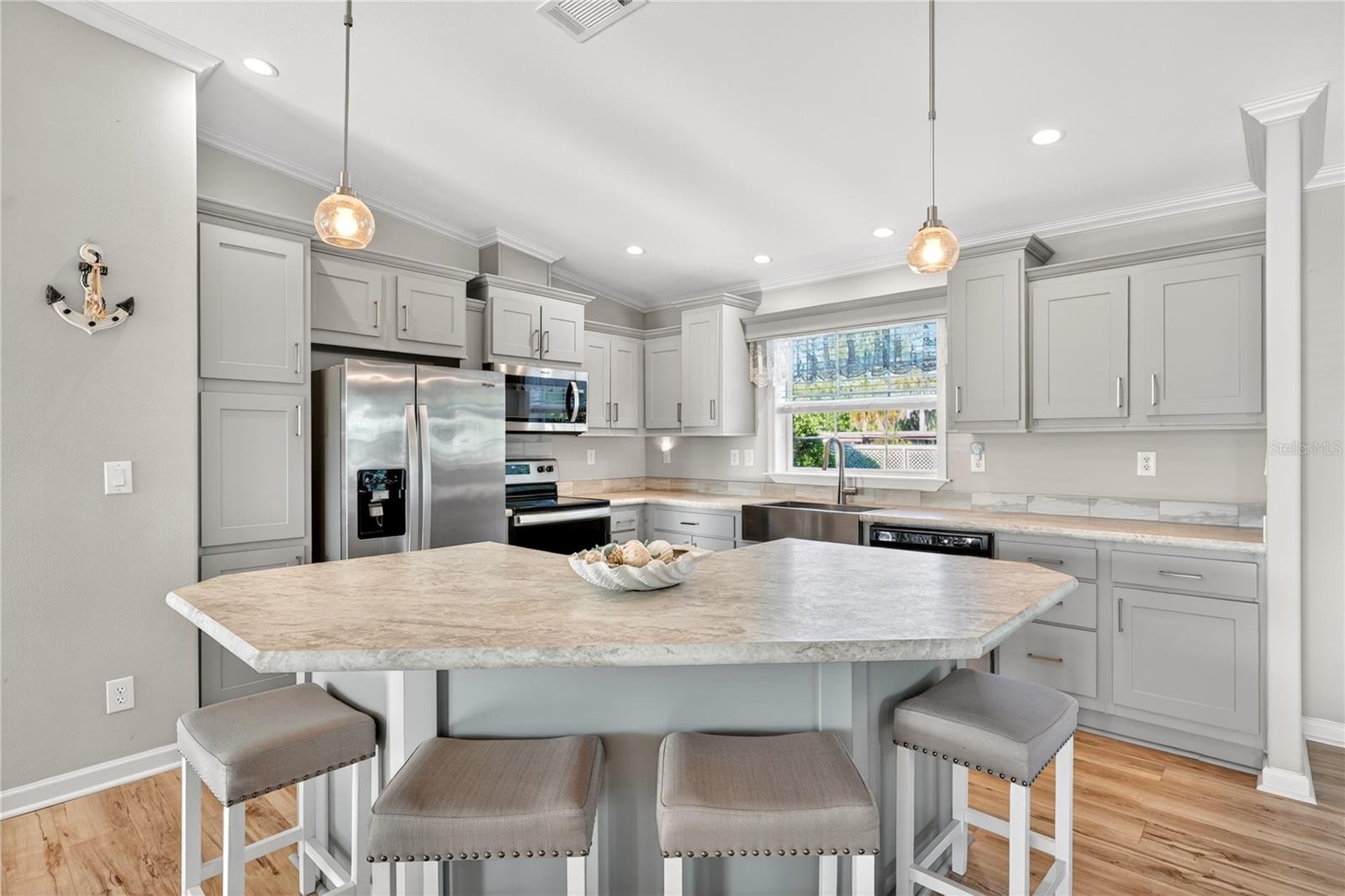 31609 TERRACE DR, TAVARES, FL, 32778