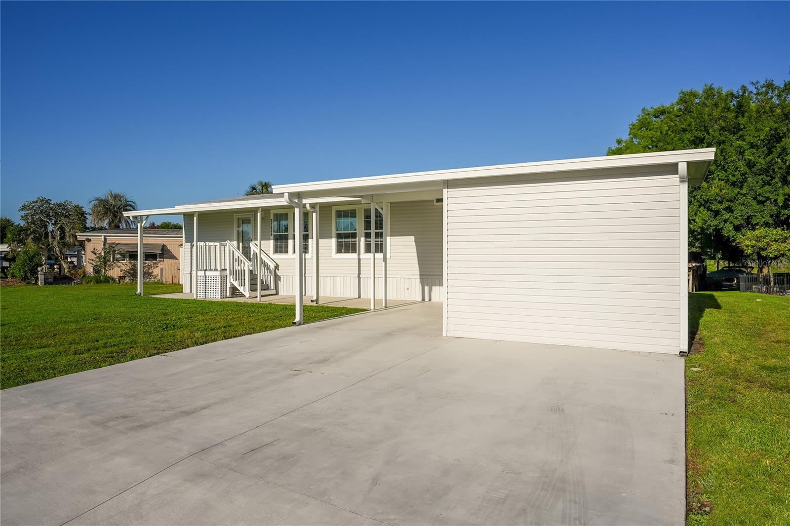 31609 TERRACE DR, TAVARES, FL, 32778