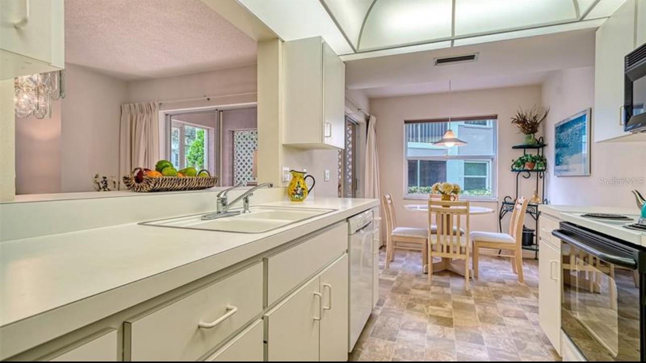 5655 SHEFFIELD GREENE CIR #61, SARASOTA, FL, 34235