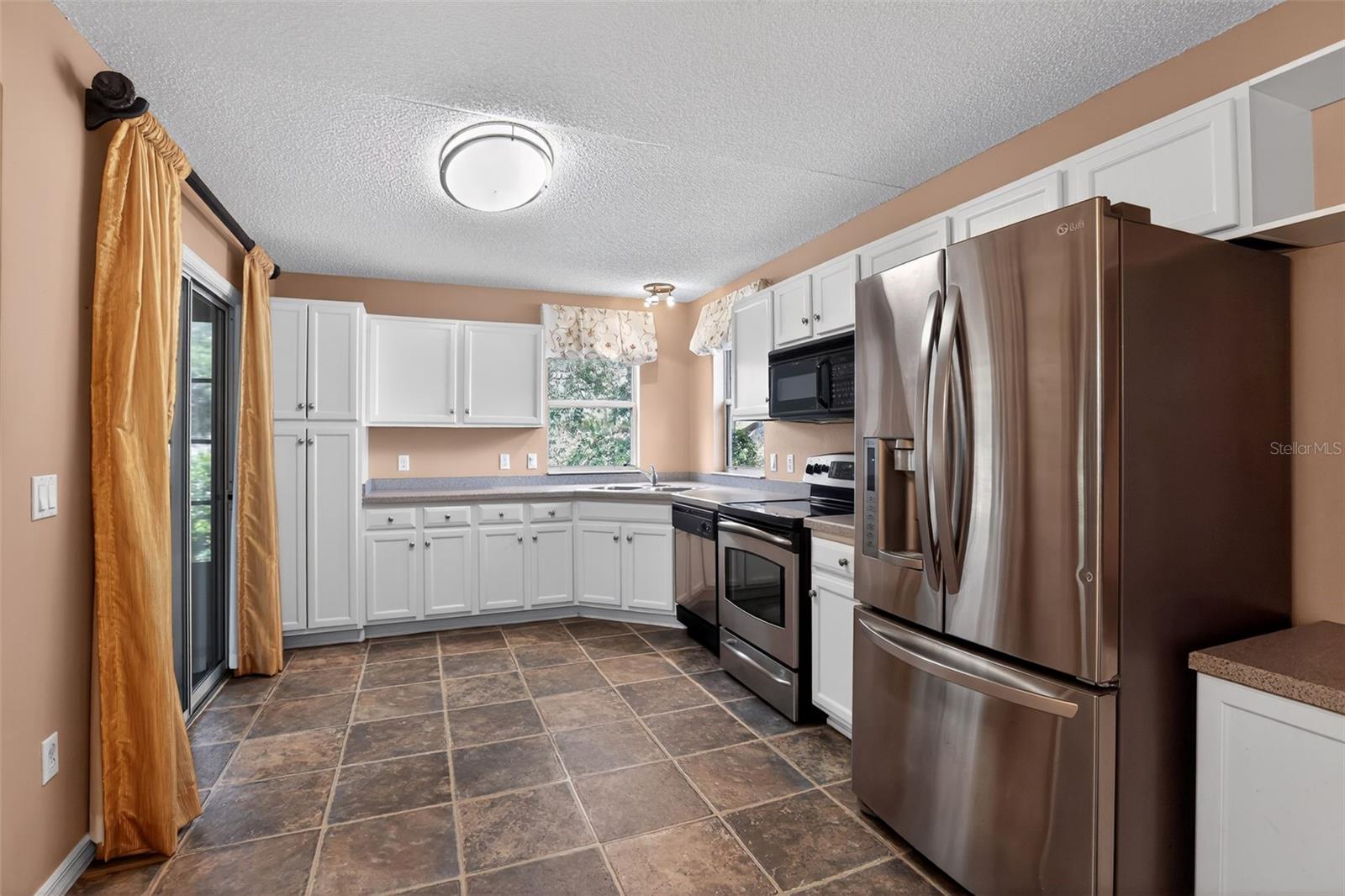 728 RIVERA RD, LADY LAKE, FL, 32159