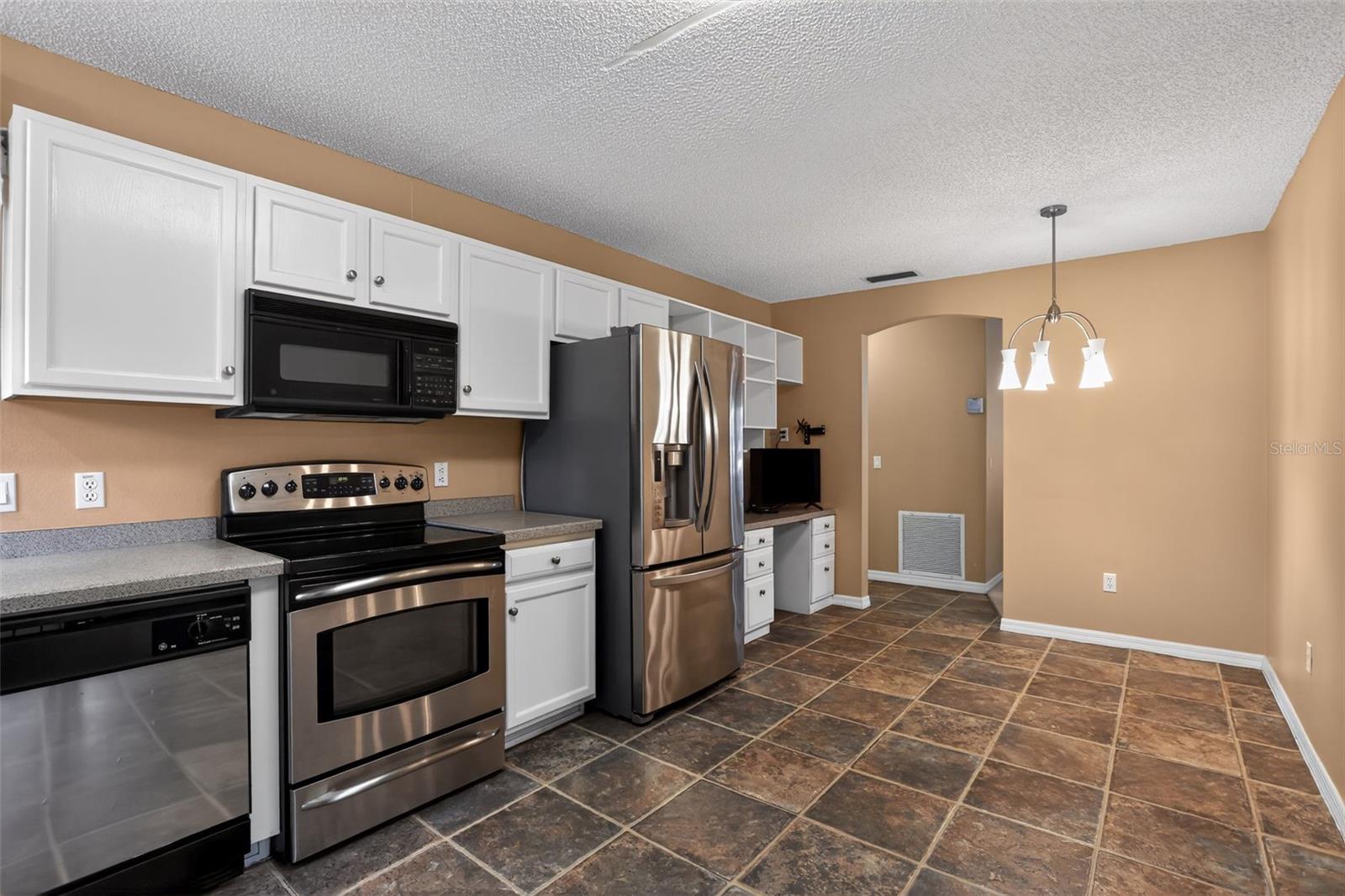 728 RIVERA RD, LADY LAKE, FL, 32159