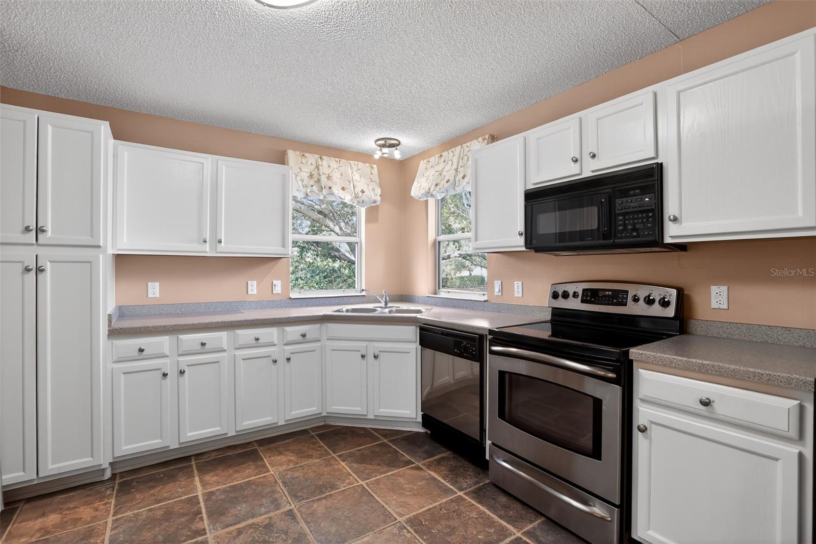 728 RIVERA RD, LADY LAKE, FL, 32159