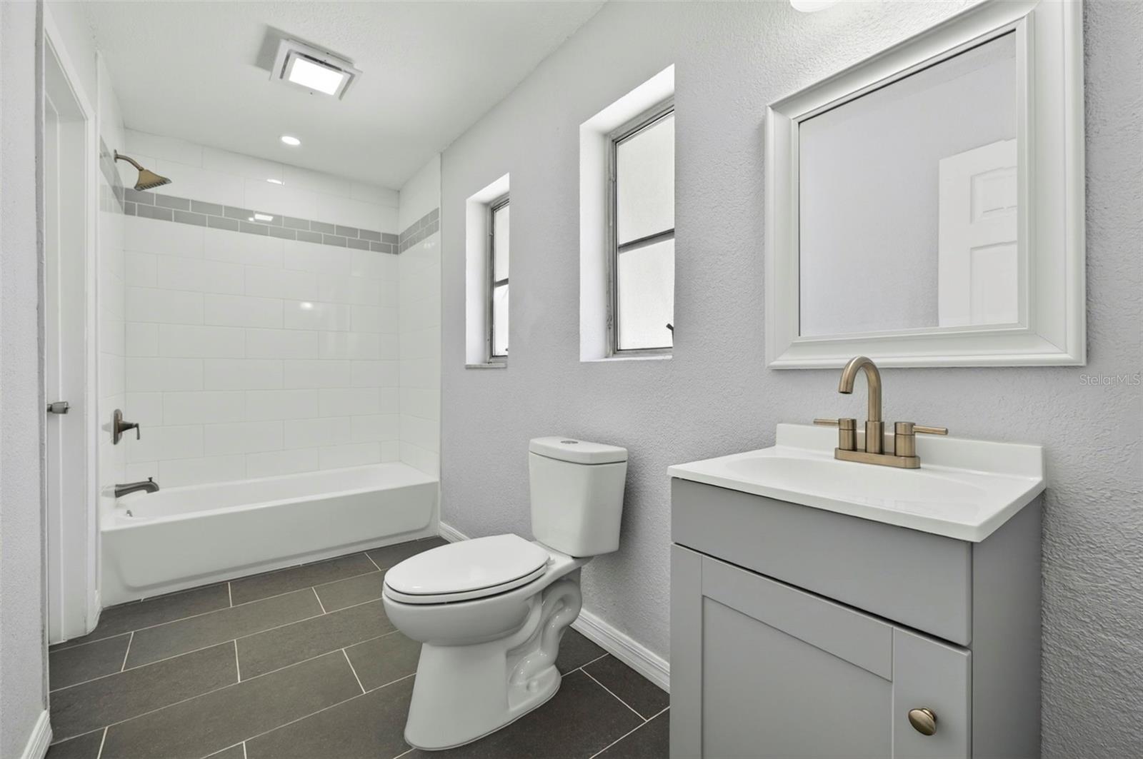 2272 KENT RD, DELTONA, FL, 32738