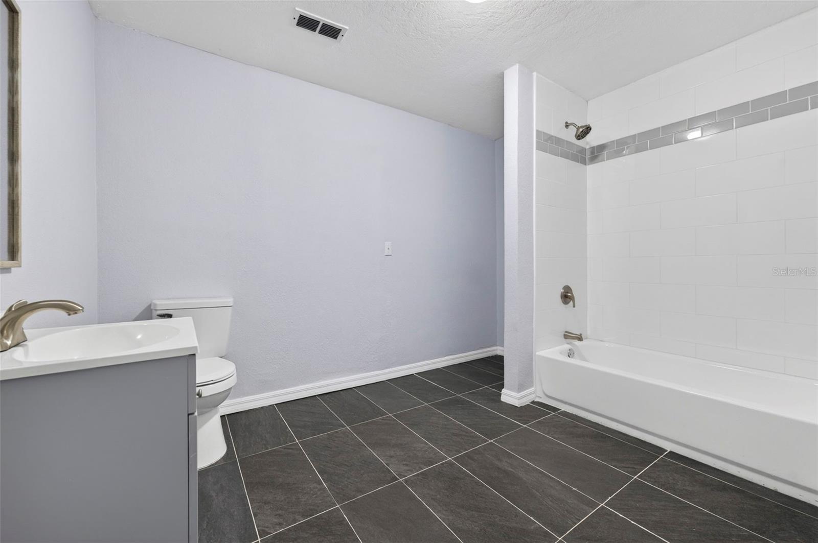 2272 KENT RD, DELTONA, FL, 32738