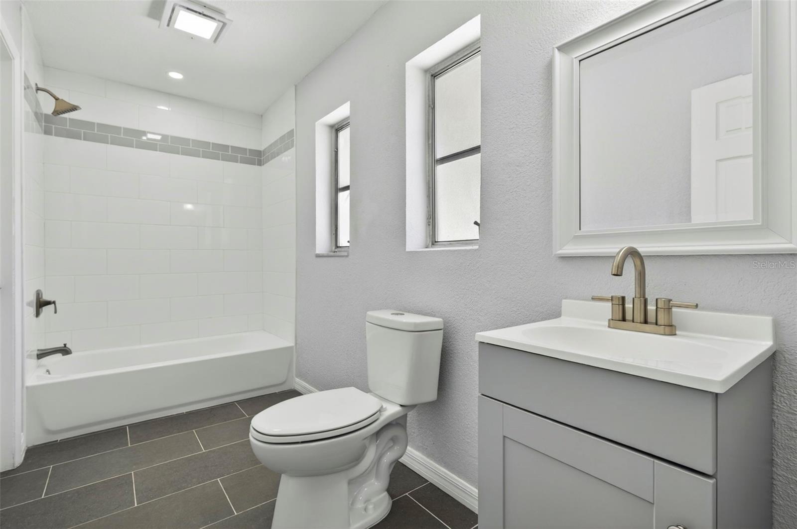 2272 KENT RD, DELTONA, FL, 32738