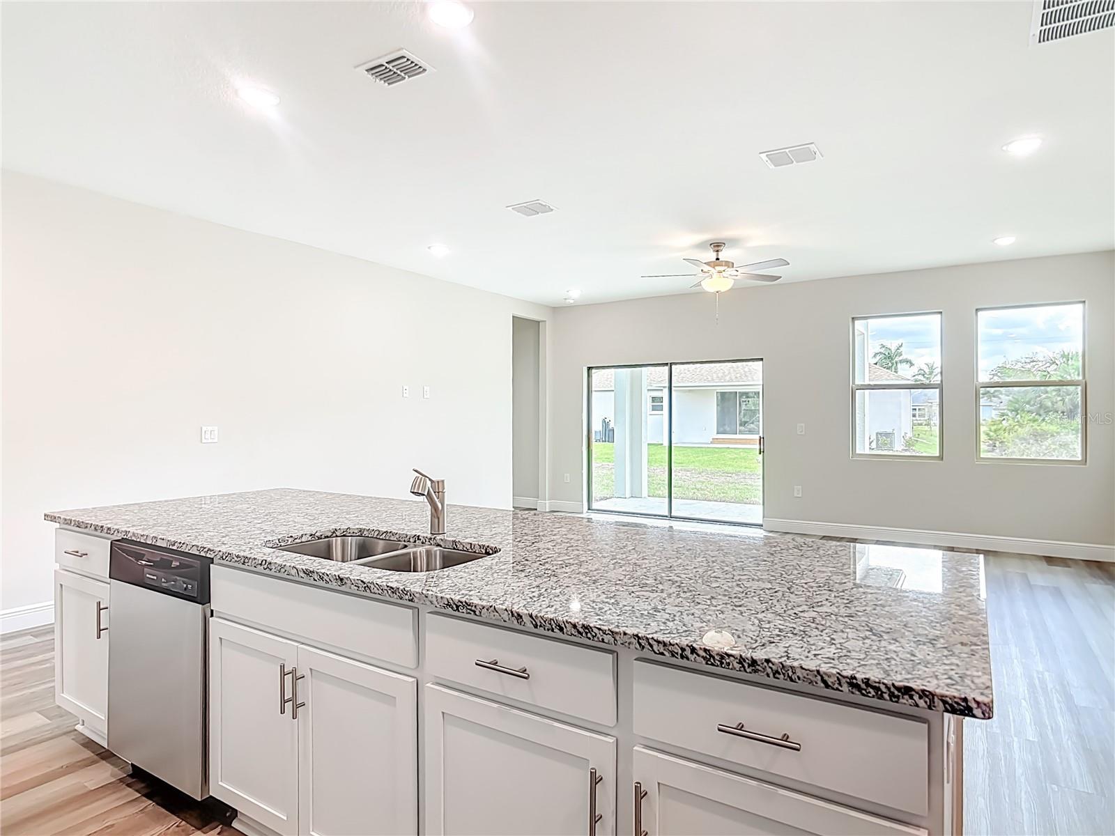 2843 S CHAMBERLAIN BLVD, NORTH PORT, FL, 34286