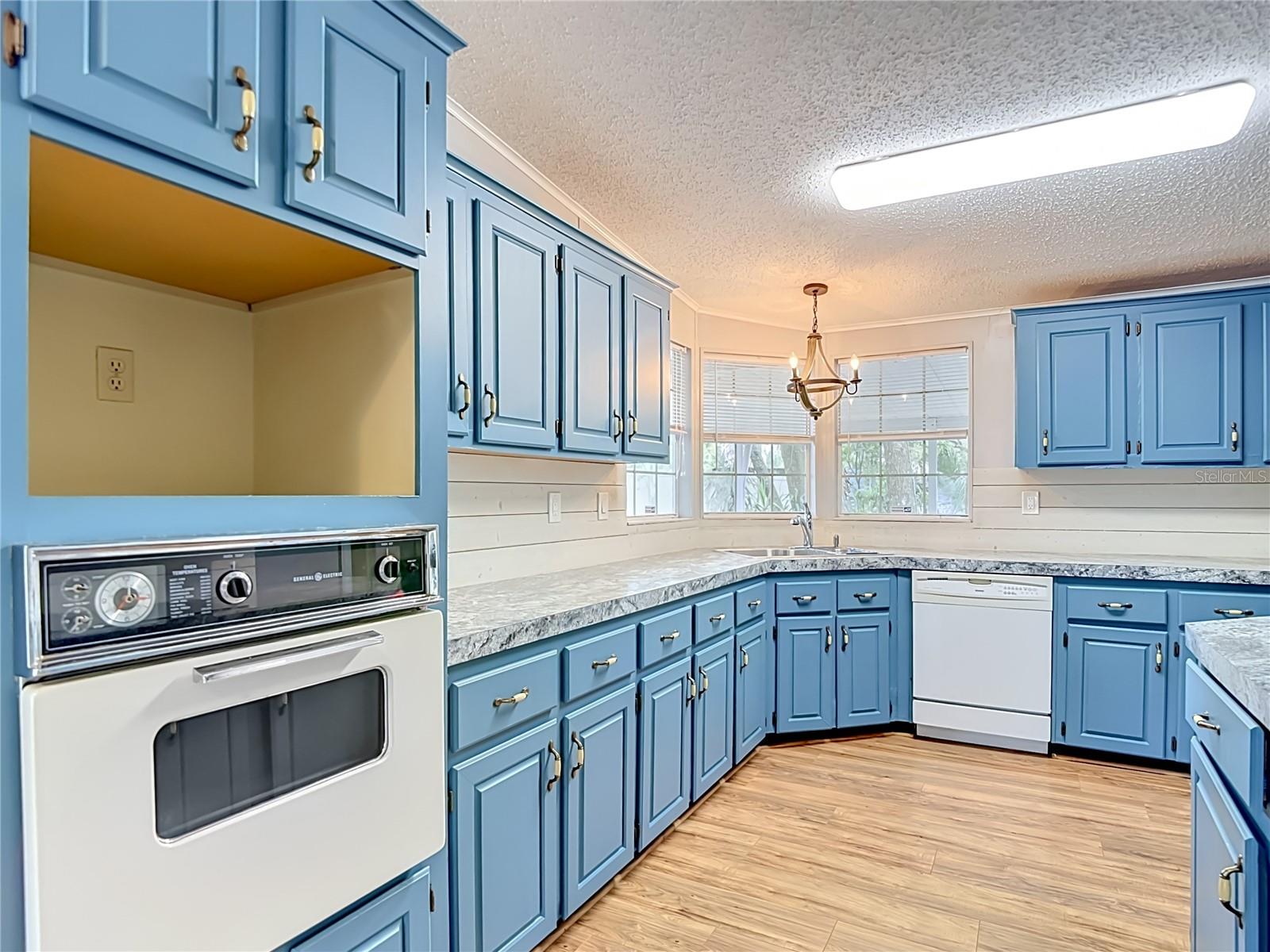 38906 ALSTON AVE, ZEPHYRHILLS, FL, 33542