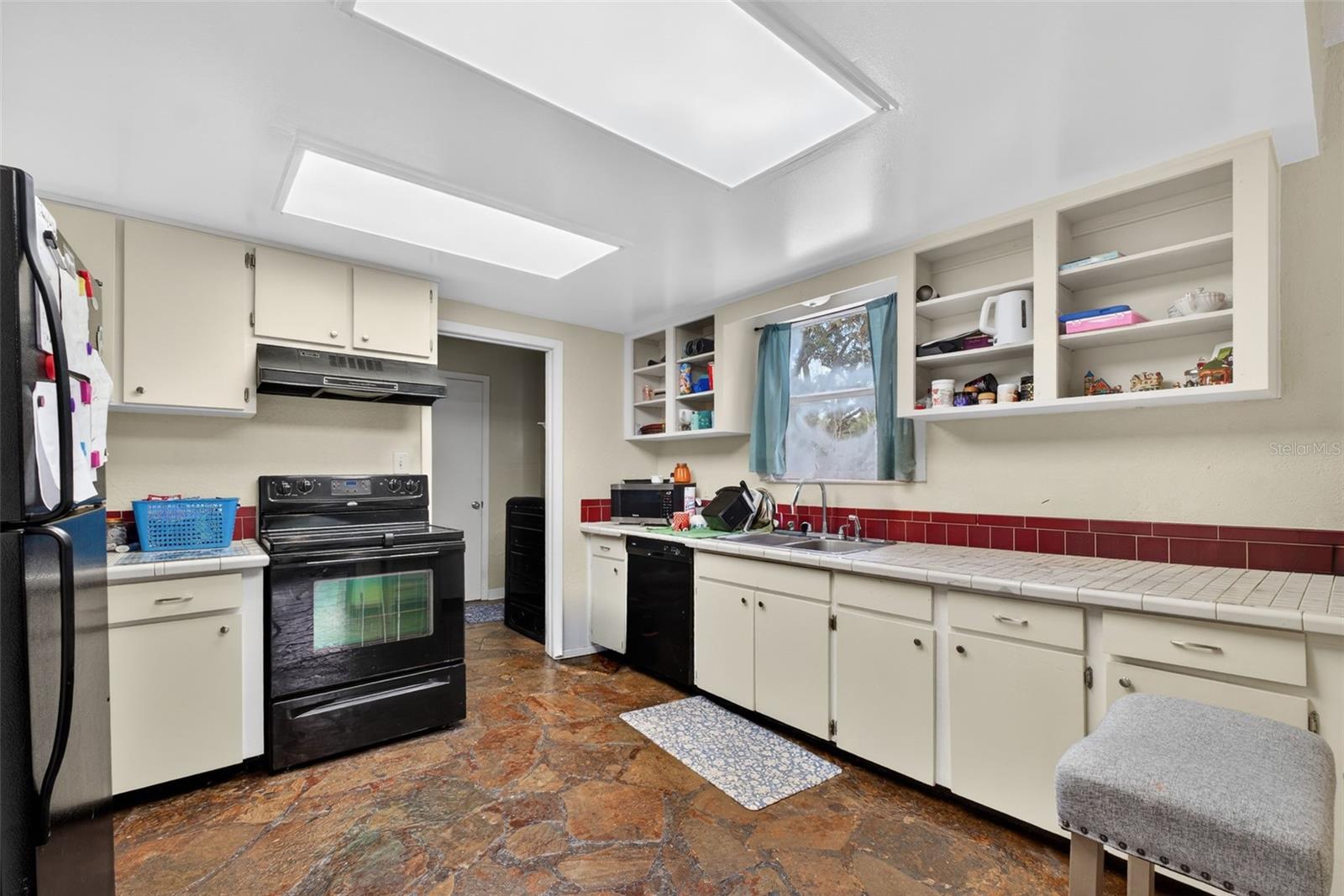 39243 LIZABETH CIR, ZEPHYRHILLS, FL, 33542