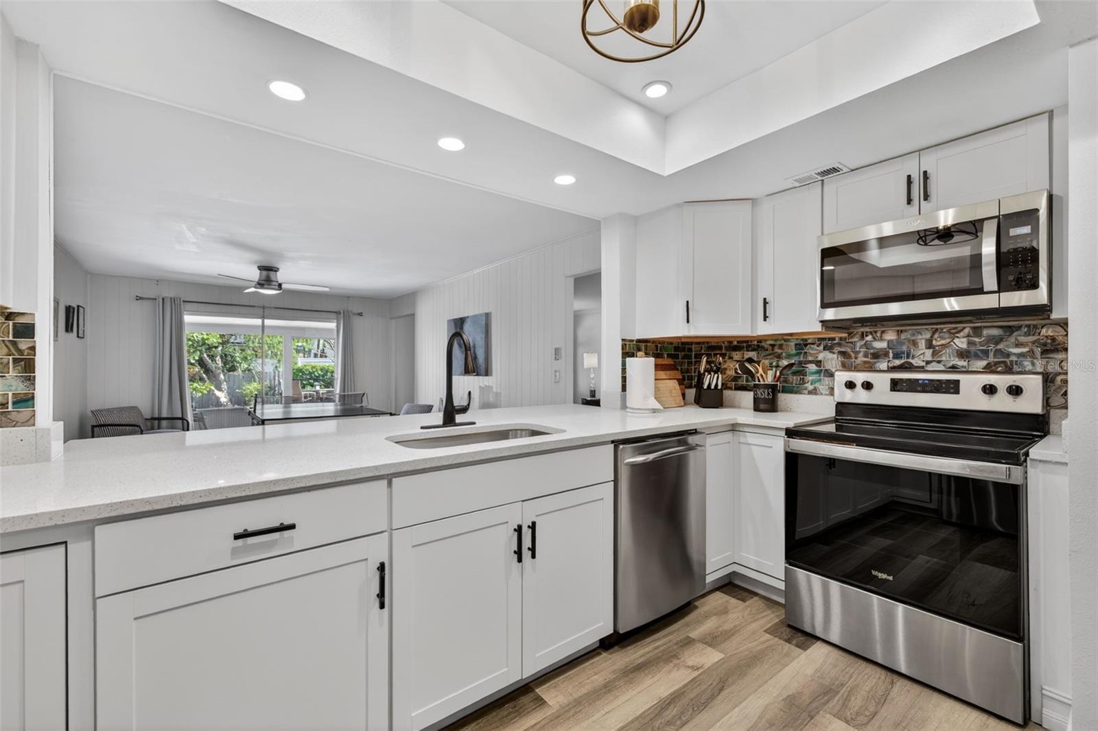 8705 BAY POINTE DR, TAMPA, FL, 33615