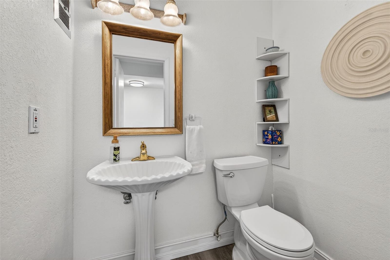 8705 BAY POINTE DR, TAMPA, FL, 33615