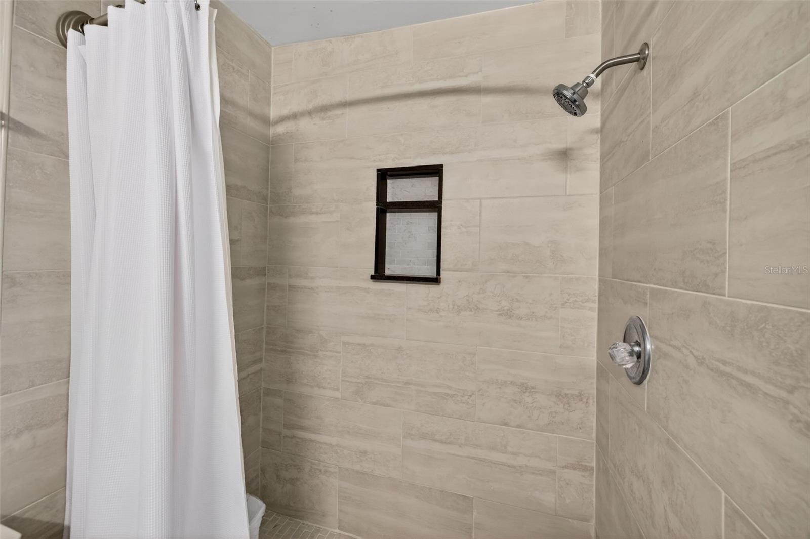 8705 BAY POINTE DR, TAMPA, FL, 33615